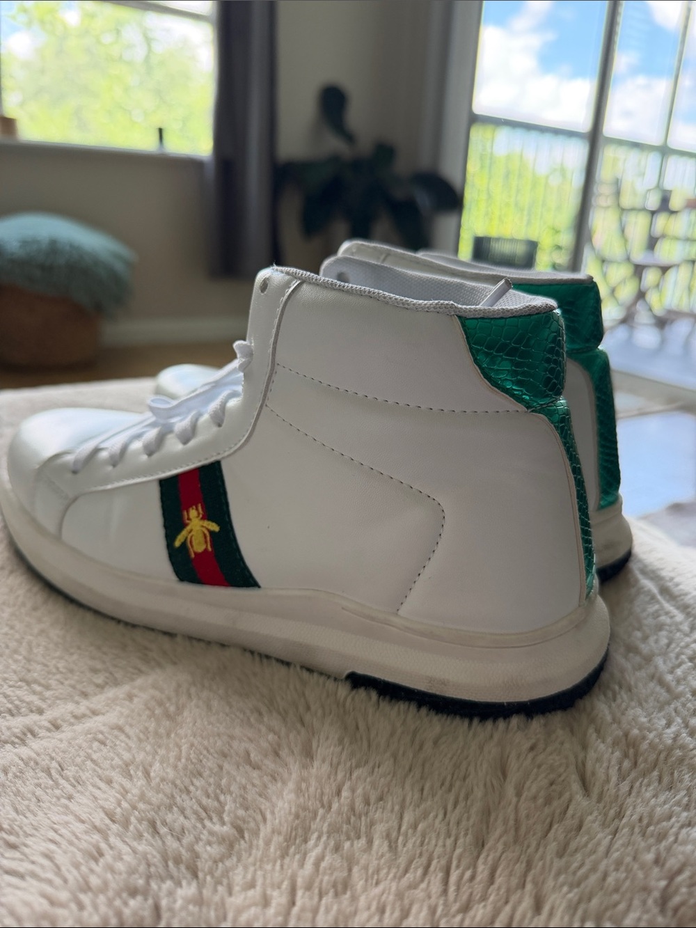 Gucci White High-Top Sneakers with Green Heel and Red-Green Stripe